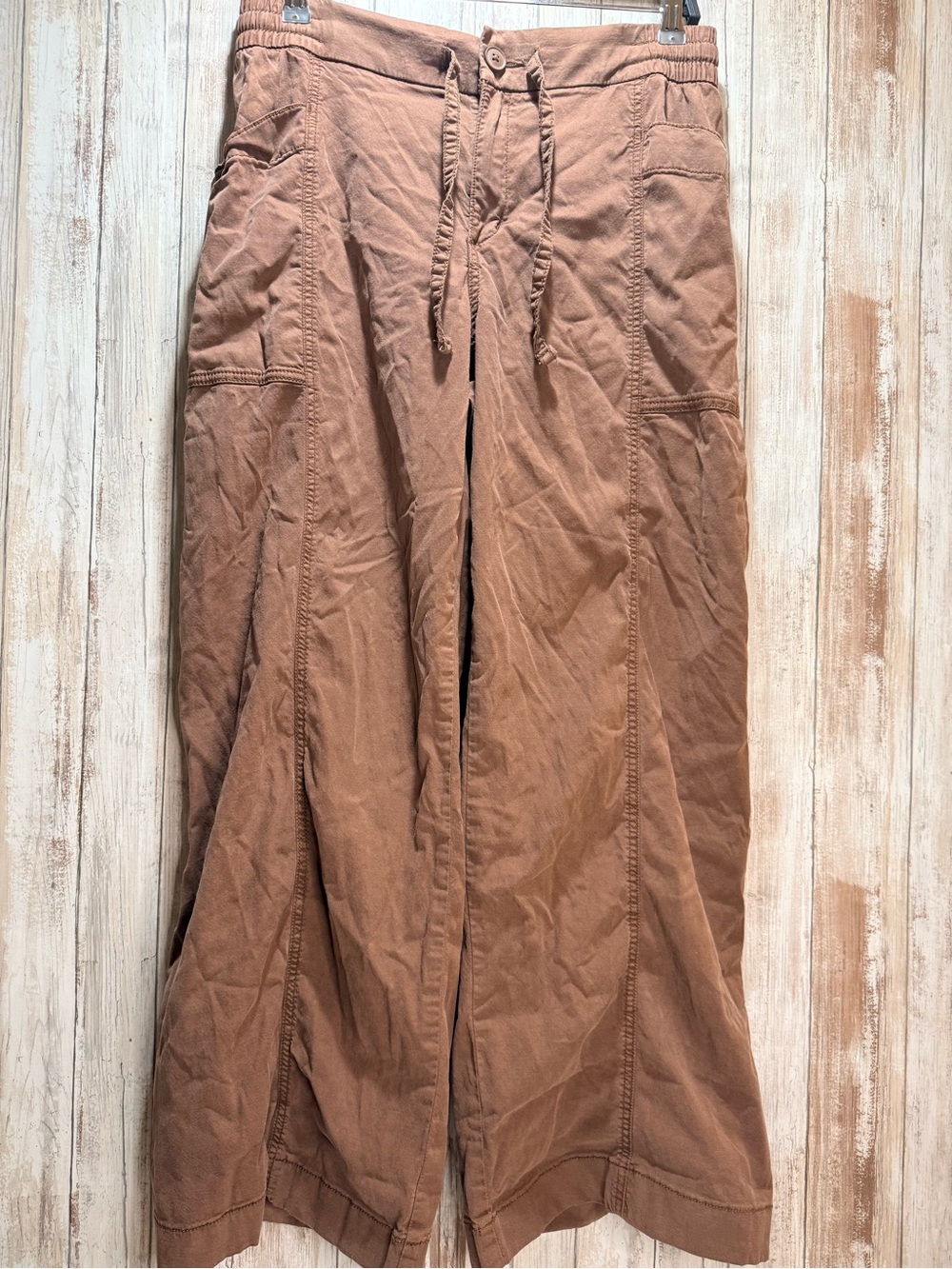 Mid rise wide leg utility pants